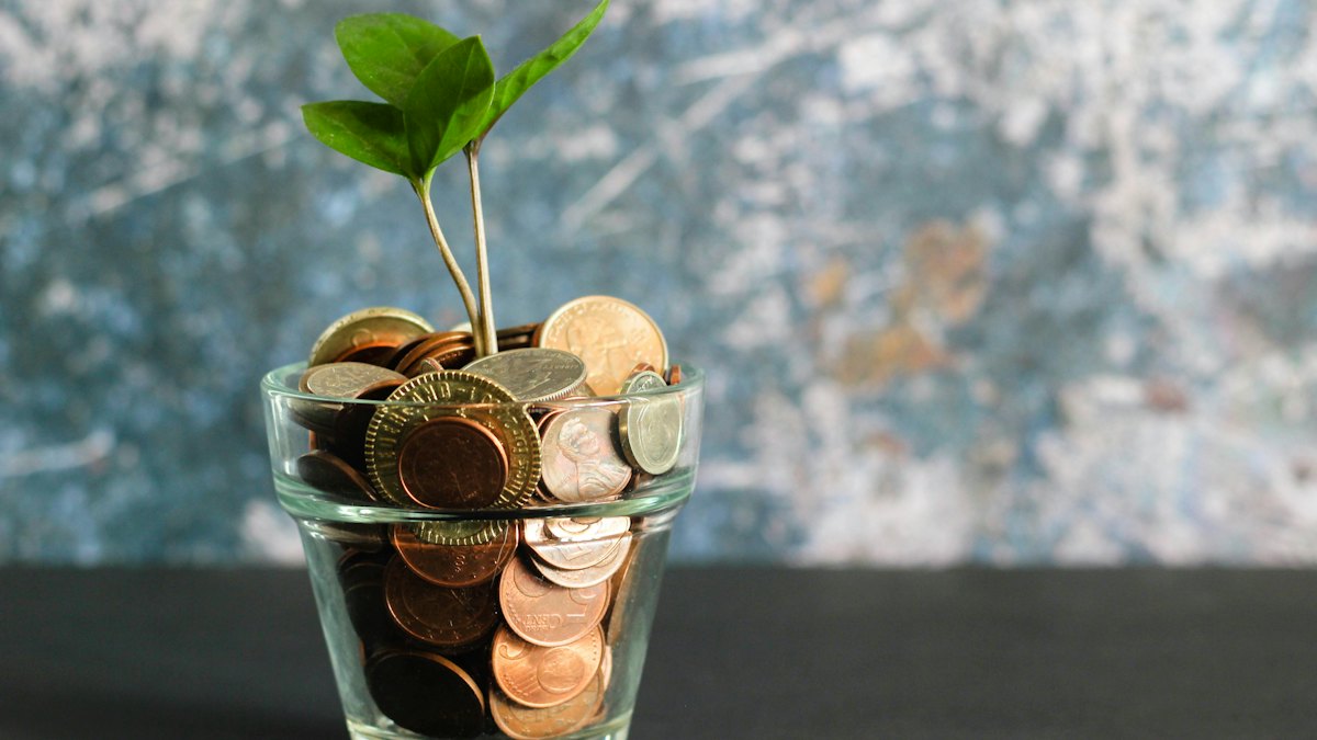 お金は人の5倍働く？「お金に働いてもらう」とは｜ピケティのr＞gで考えるのイメージ